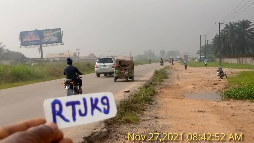 Unipole @ ABA/PH EXPRESSWAY BY ALAOJI SPARE PARTS MARKET FTT PH — Abia