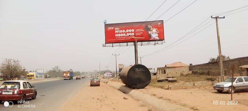 Unipole @ LAGOS/IBADAN EXPRESSWAY BY MUSLIM BUS STOP FTT IBADAN — Oyo