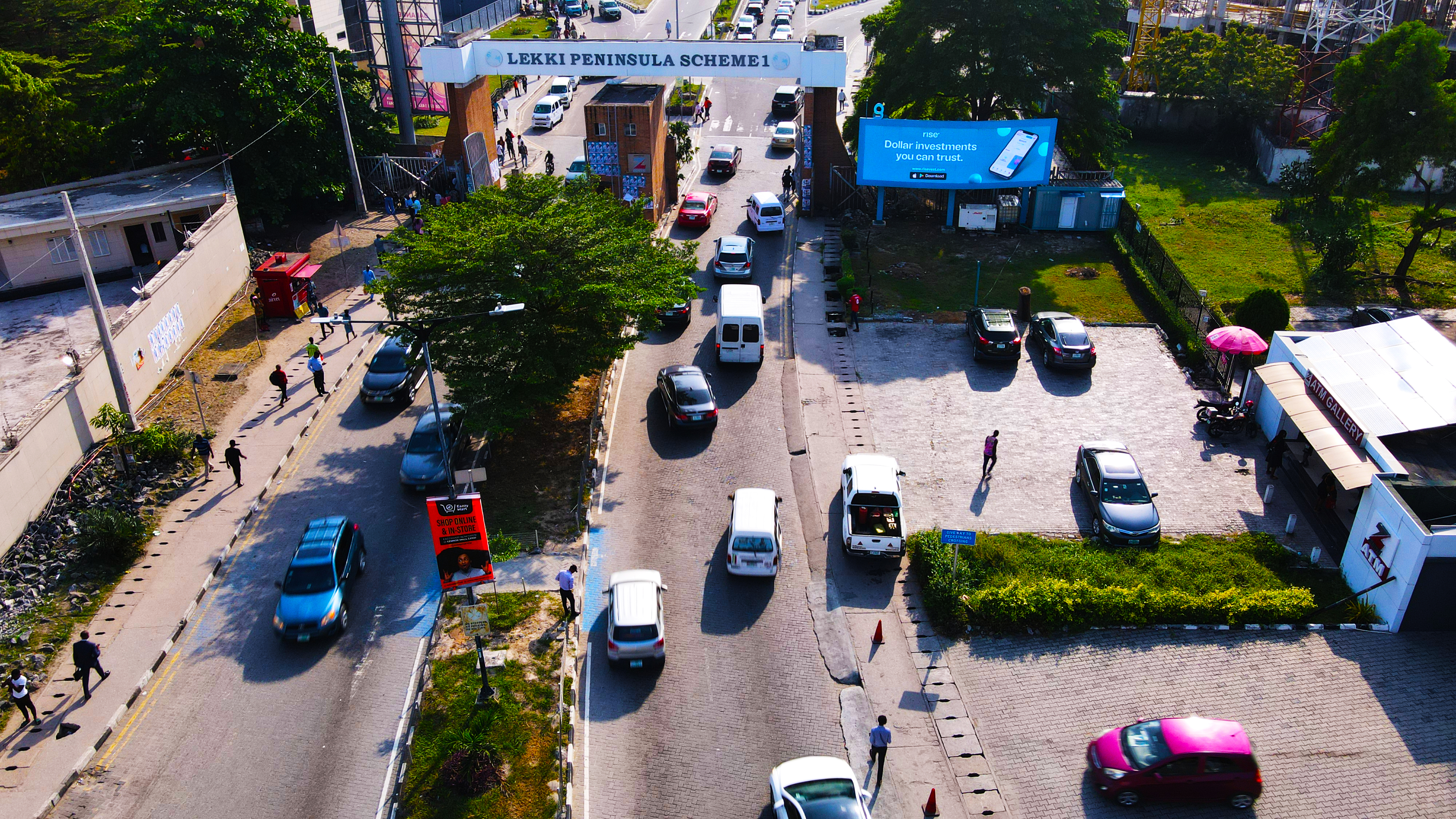 Outdoor Advertising in the Digital Age: Harnessing Technology for Engagement